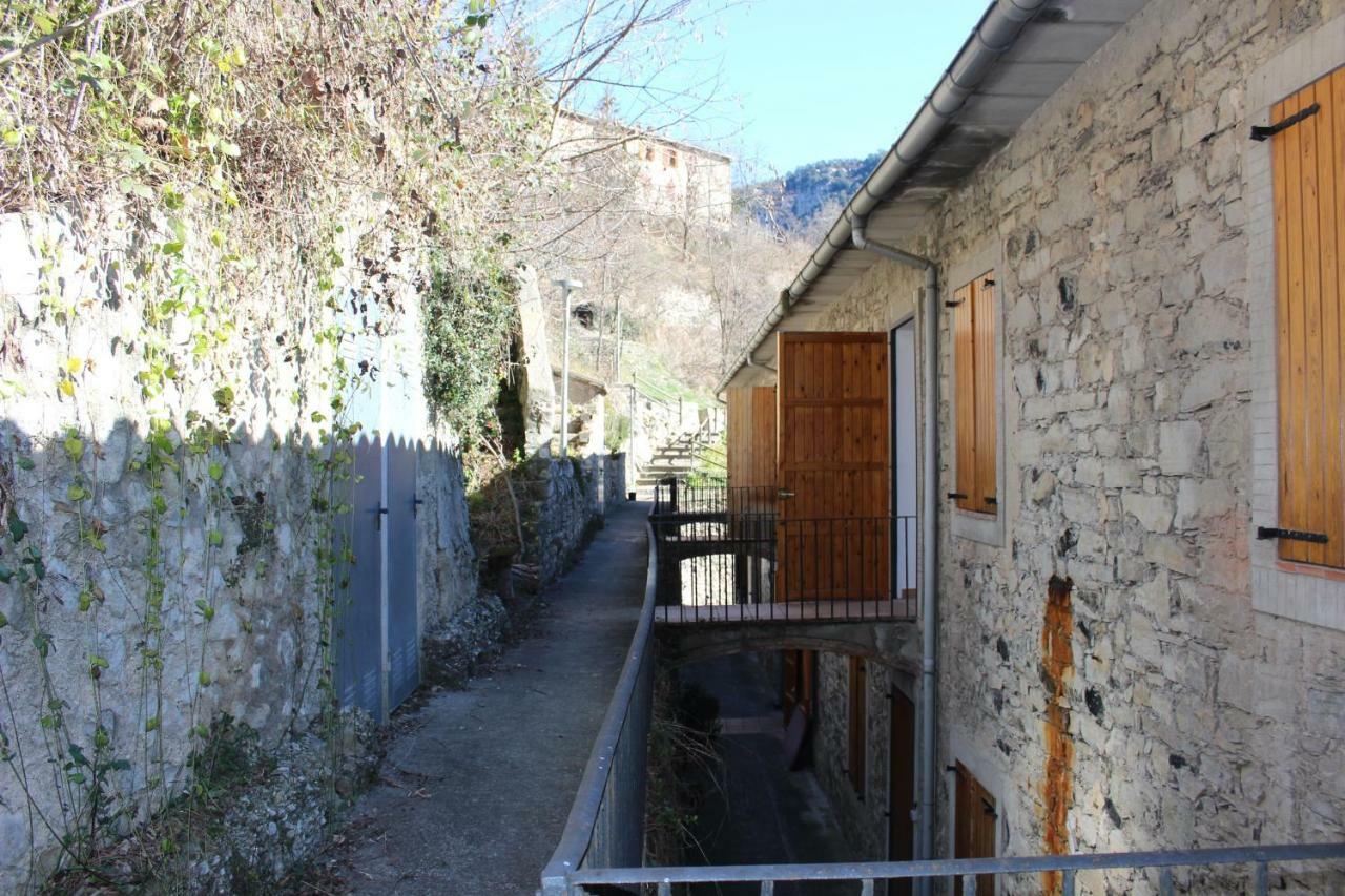 Duplex Para 6 En Cercs, Berga - A 30 Mins Del Pedraforca Sant Corneli Eksteriør billede